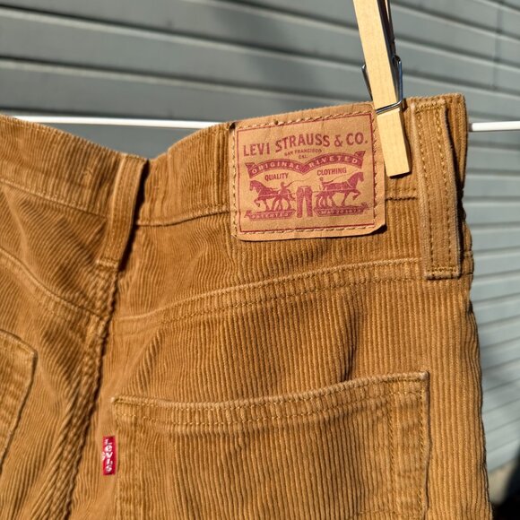Levi's Women's Mid Rise '94 Baggy Corduroy Pants - Picture 3 of 5